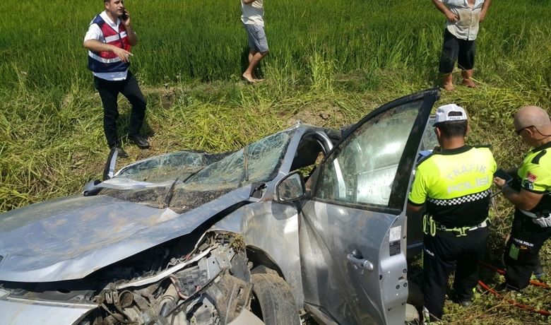 Samsun'da Trafik Kazası: 2 Ölü, 3 Yaralı - Samsun'un Alaçam ilçesinde meydana gelen trafik kazasında 2 kişi öldü, 1'i ağır 3 kişi yaralandı.