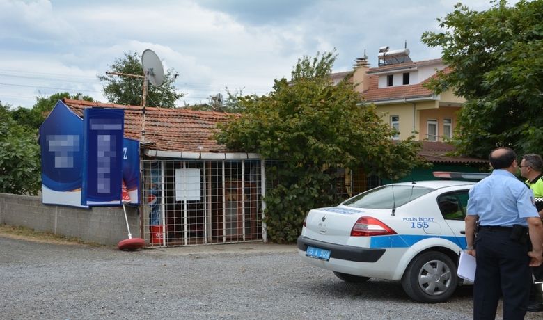 Büfeden Alkol Çalmaya 2 Tutuklama - Samsun 19 Mayıs İlçe Emniyet Müdürlüğü ekipleri tarafından büfeden alkol çalarken yakalanan 2 zanlı, mahkemece tutuklandı.