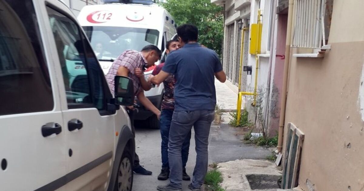 Alkollü Şahıs Kendini Bıçakladı