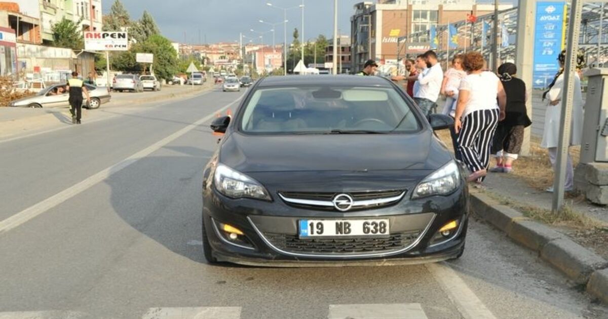 Otomobilin Çarptığı 2 Yaya Yaralandı