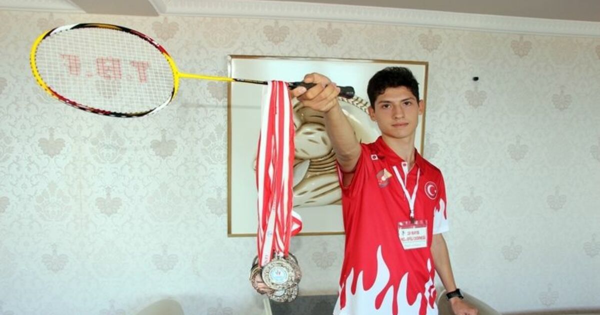 Tek Kolu İle 16 Madalya Kazanan Fuat'ın Şimdiki Hedefi Olimpiyatlar Sol Kolu Ve Ayağı Felçli Olan Milli Badminton Sporcusu Hematoloji Hastası Fuat Soruklu, Badminton Sayesinde Yeniden Hayata Tutundu
