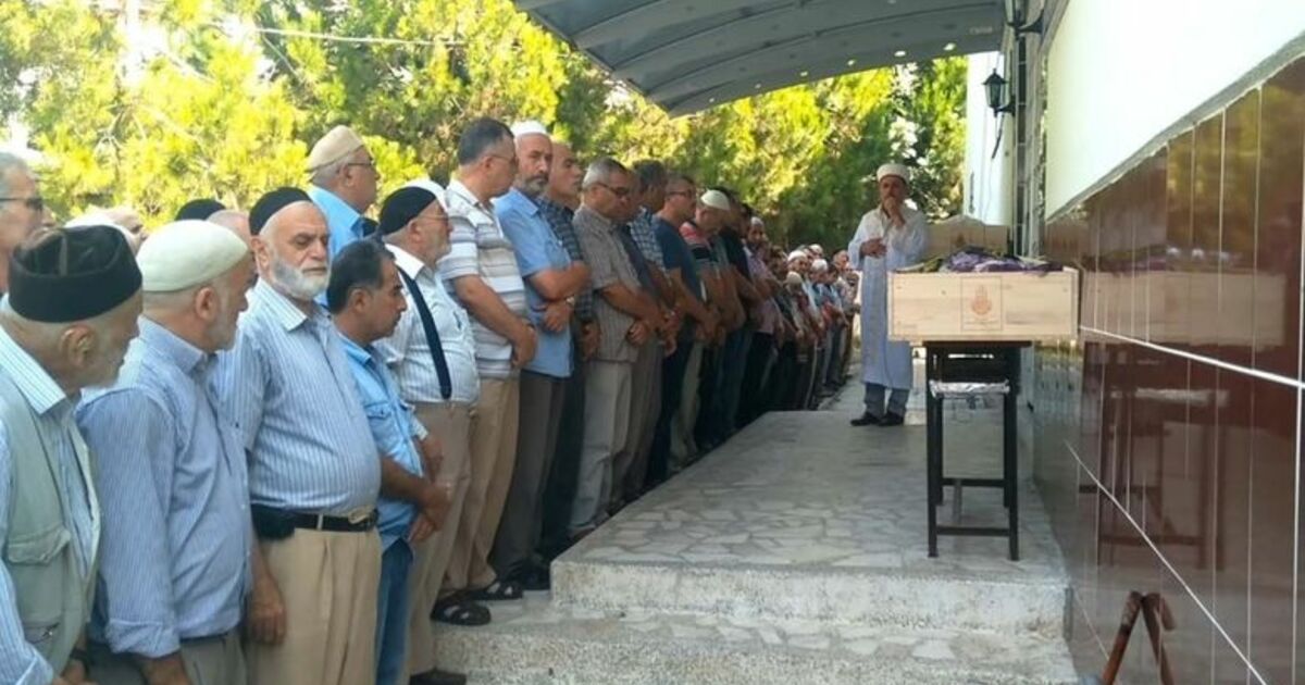 İstanbul'da Eşi Tarafından Öldürülen Kadın İle Kardeşi Toprağa Verildi