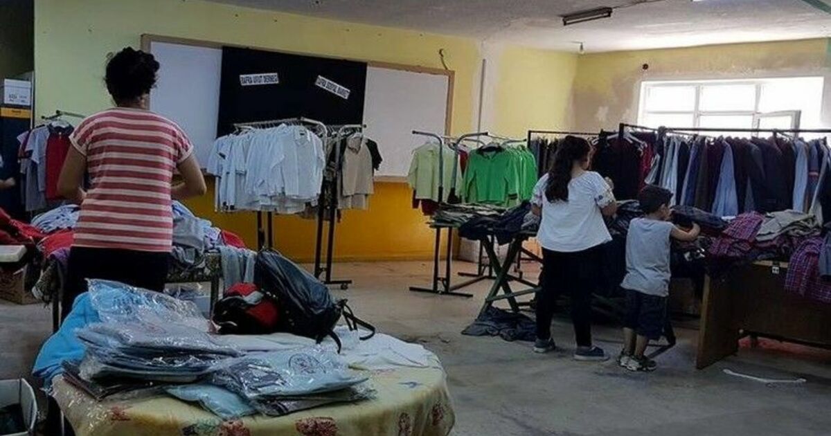 200 Öğrenciye Okul Forması Hediye Edildi