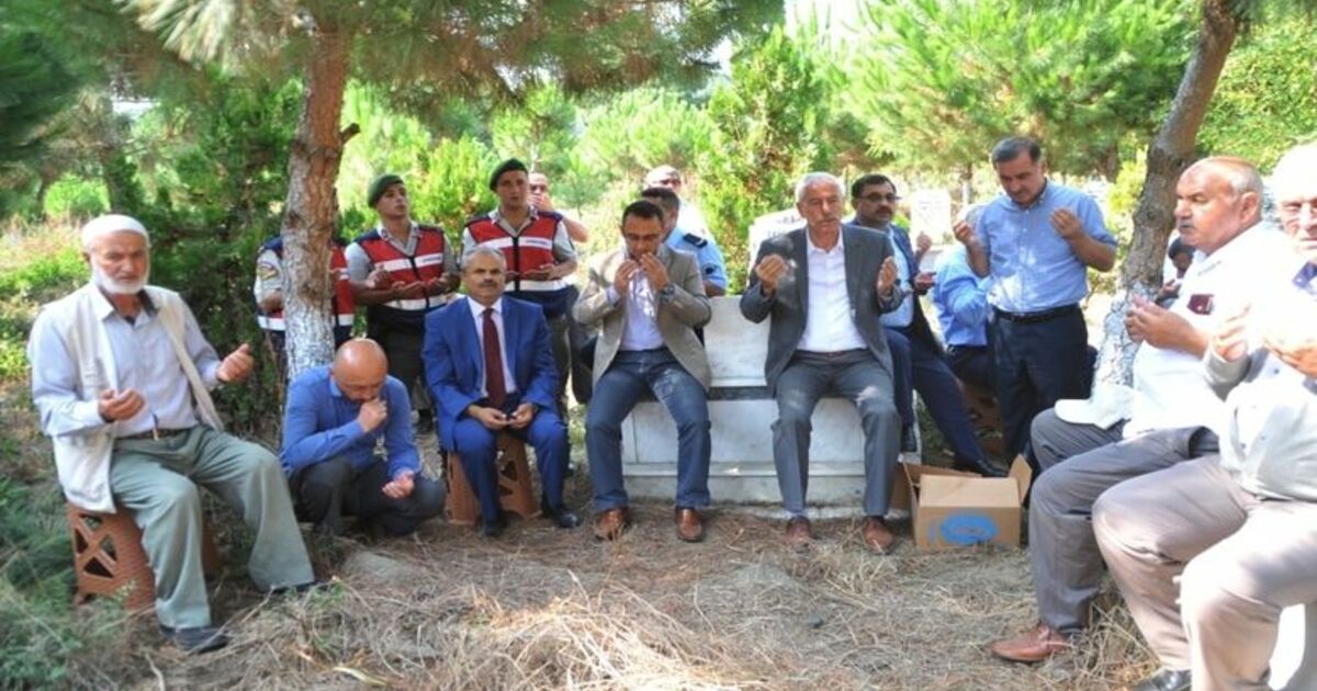 Şehadetinin 5'inci Yılında Mezarı Başında Dualarla Anıldı