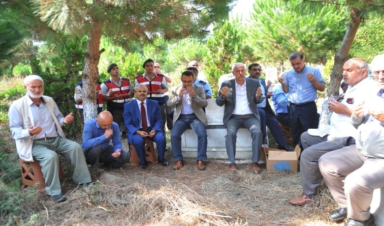 Şehadetinin 5'inci YılındaMezarı Başında Dualarla Anıldı - Samsun’un Alaçam ilçesinde Şehit Savaş Topal, mezarı başında dualarla anıldı.