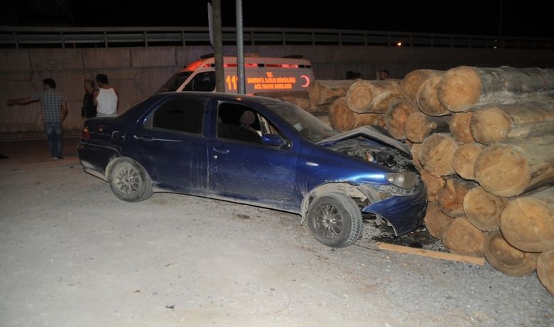 Otomobil Tomruk İstifine Çarptı: 1 Yaralı - Samsun'un Bafra ilçesinde tomruk istifine çarpan otomobil sürücüsü yaralandı.