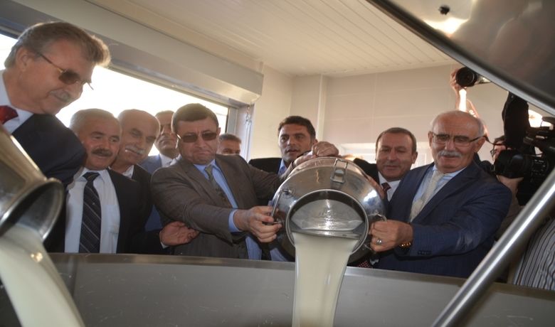 Bafra’da Damızlık Manda ÜreticileriBirliği Süt Toplama Merkezi Açıldı - Samsun’un Bafra ilçesinde Damızlık Manda Üreticileri Birliği Süt Toplama Merkezinin açılışı yapıldı.