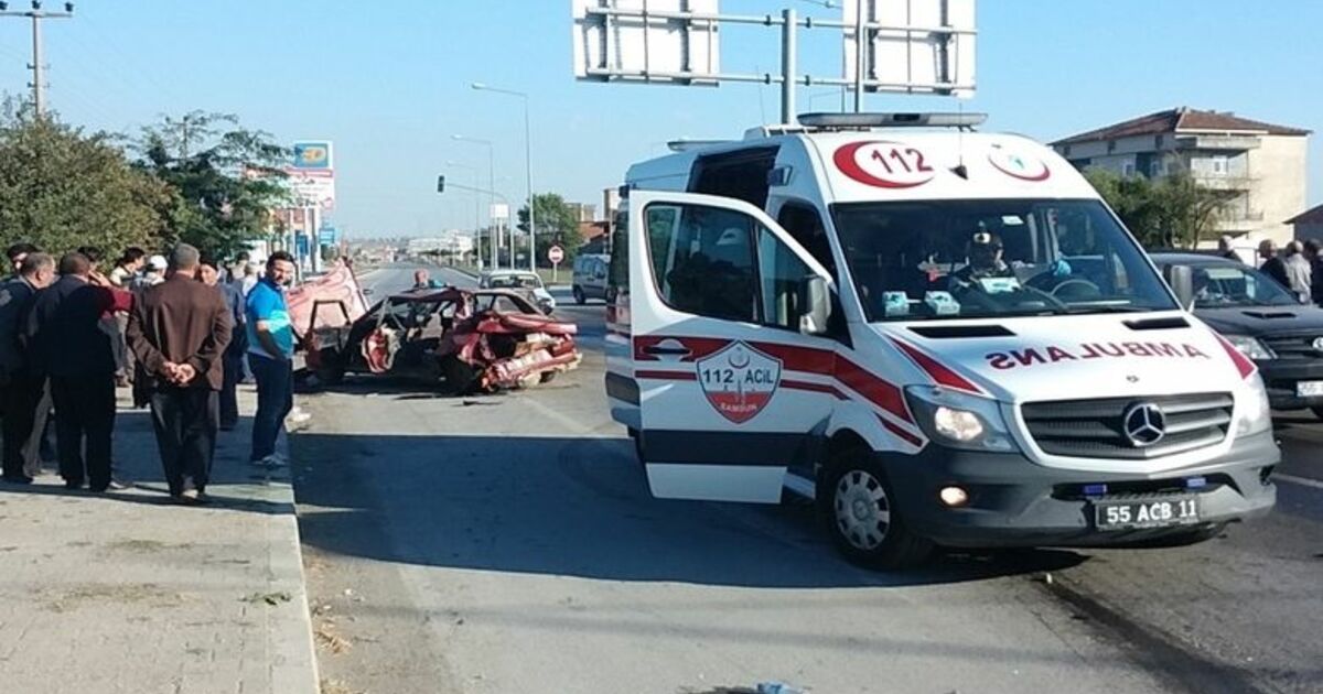 Kamyonla Otomobil Çarpıştı: 3 Yaralı