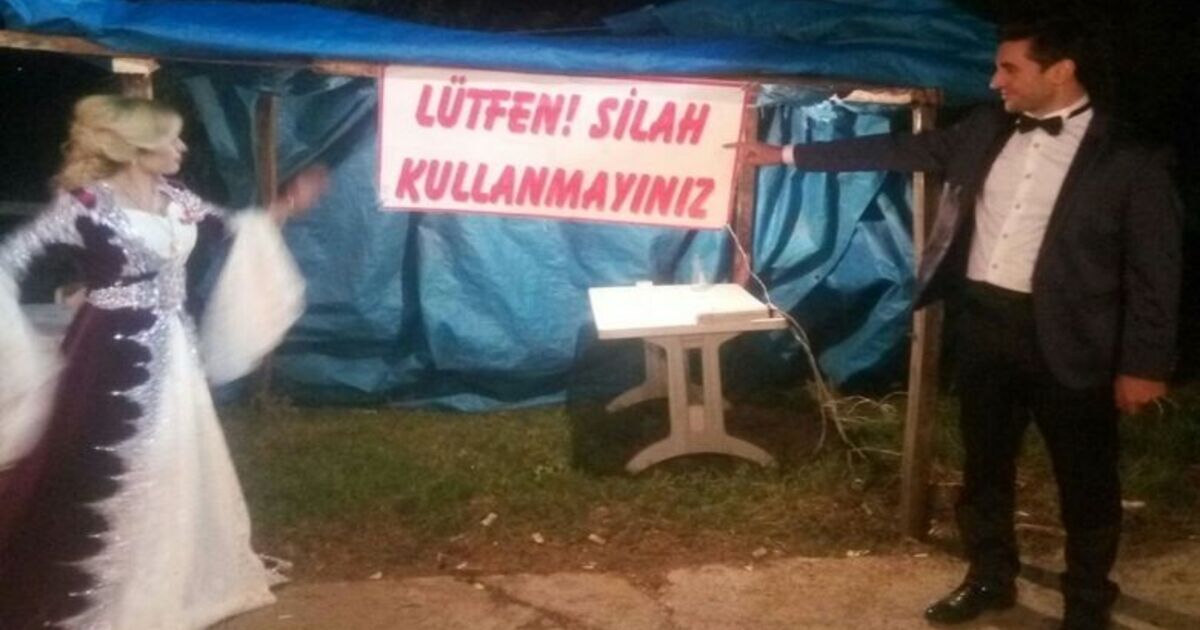 Gelinle Damat Pankart Asarak Silah Attırmadı