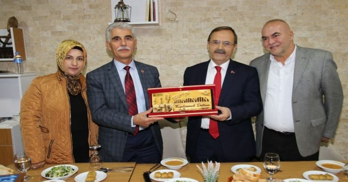 Başkan Şahin Bafra’nın Misafirperverliğini Gösterdi