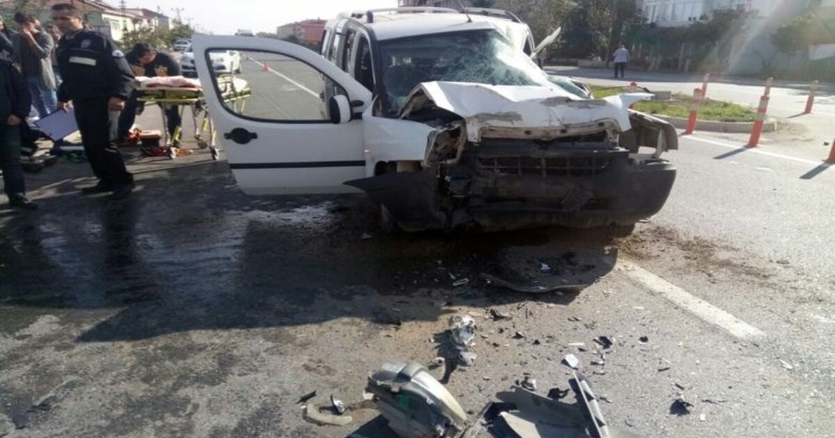Samsun’da Kamyonet Tıra Çarptı: 6 Yaralı Ambulans Helikopter Ağır Yaralı Vatandaş İçin Yola İndi