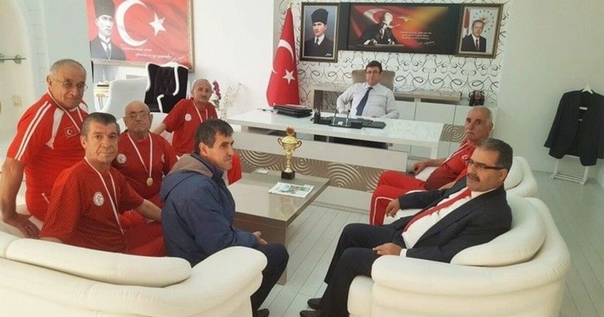 Bafra'nın Gururu Oldular Kaymakam Türkel, İhtiyar Delikanlıları Ağırladı