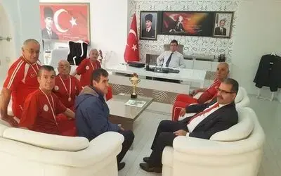 Bafra'nın Gururu Oldular Kaymakam Türkel, İhtiyar Delikanlıları Ağırladı