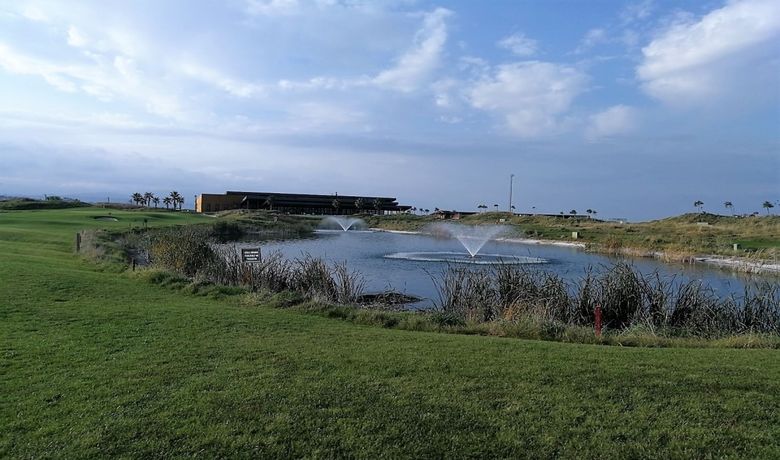Samsun Golf Kulübü Hayran Bırakıyor BaşkanYılmaz Ukraynalı Elçiye Golf Kulübünü Gezdirdi - Karadeniz’in ilk ve tek sahası olma özelliğine sahip olan ve Samsun Büyükşehir Belediyesinin çalışmaları sonucu hayata geçirilen Samsun Golf Kulübü ziyaretçilerini hayran bırakmaya devam ediyor.