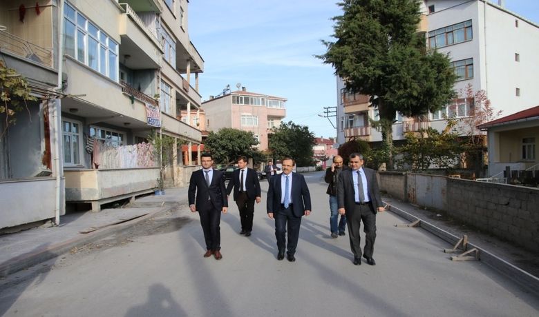 Başkan Şahin Kaldırım Çalışmalarını İnceledi - Bafra Belediye Başkanı Zihni Şahin, Gazi Osman Paşa Mahallesi'nde devam eden baskı beton kaldırım çalışmalarını yerinde inceledi.