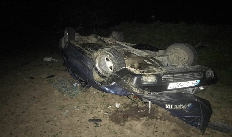 Otomobil Takla Attı: 3 Yaralı - Samsun’un Bafra ilçesinde otomobilin takla attığı kazada 3 kişi yaralandı.