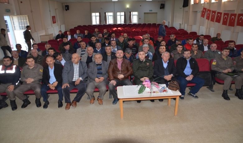 Alaçam'da Avcılar İleVatandaşların Sorunları Masaya Yatırıldı - Samsun’un Alaçam ilçesinde bir süredir avcılar ile avlak sahasına yakın mahalleliler arasında yaşanan sorunların çözümü için İlçe Jandarma Komutanlığında toplantı yapıldı.
