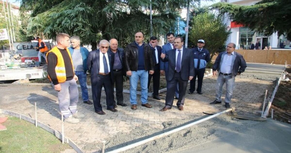 Bafra Meydanı Yenileniyor Başkan Şahin Cumhuriyet Meydanı’ndaki Çalışmaları İnceledi