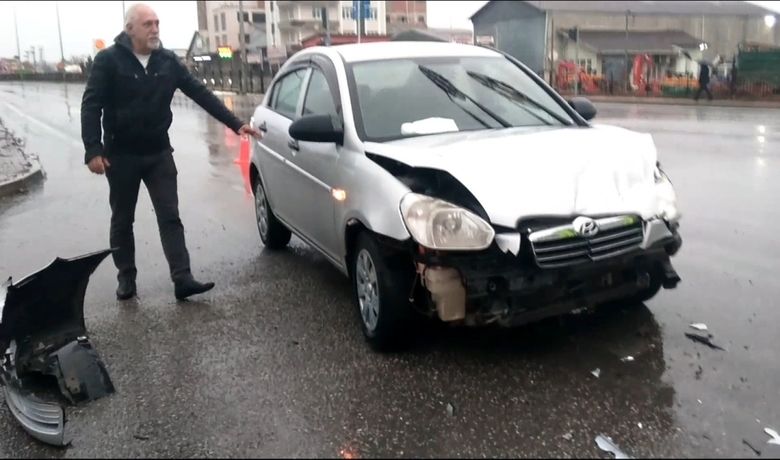 Otomobil İle Pikap Çarpıştı: 2 Yaralı - Samsun'un Bafra ilçesinde meydana gelen trafik kazasında 2 kişi yaralandı.