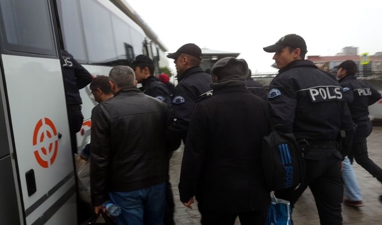 Samsun'da Fetö'den 17 Kişi Adliyeye Sevk Edildi - Samsun’da, Fetullahçı Terör Örgütü/Paralel Devlet Yapılanması (FETÖ/PDY) soruşturmasında örgütün gizli haberleşme ağı olan ByLock kullandıkları tespit edilen 17 kişi adliyeye sevk edildi.