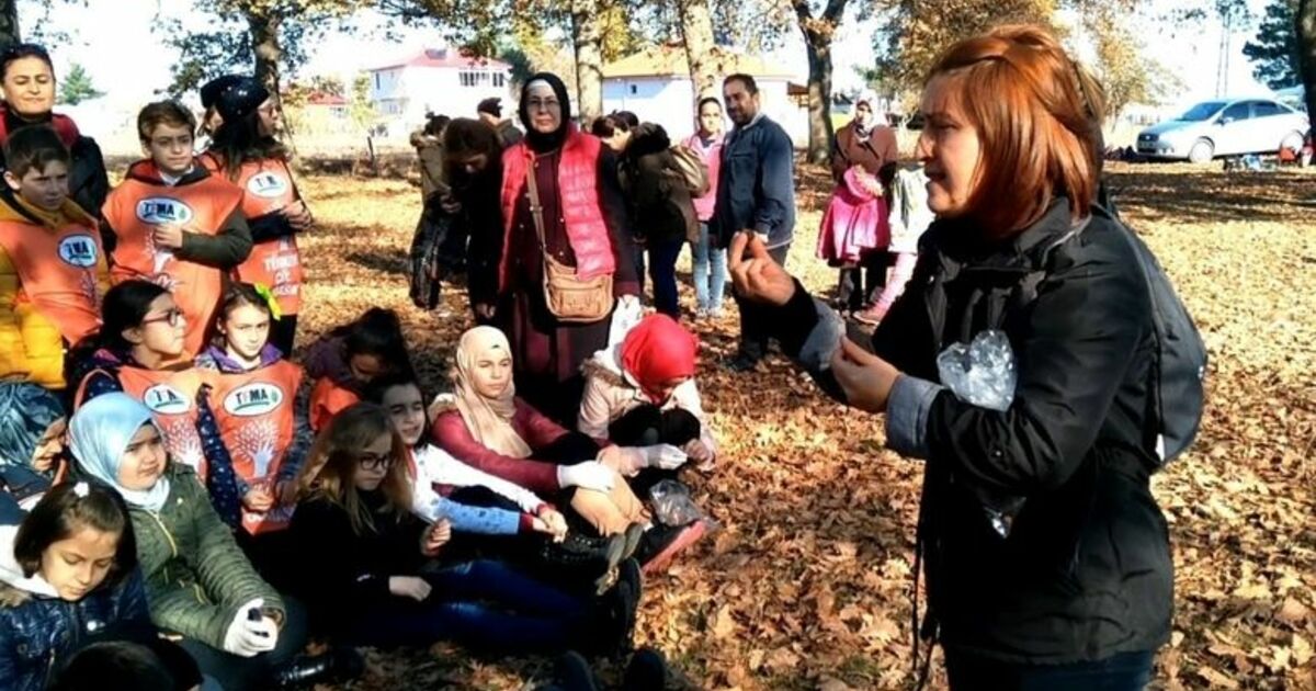 Tema’dan “bir Niyet, Bin Tohum Projesi” Bin Adet Meşe Palamudu Fidanı İçin Tohumlar Toprakla Buluşturuldu