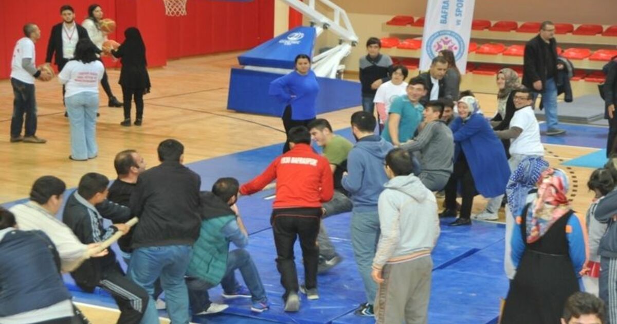 Bafra'da Geleneksel Özel Çocuklar Spor Şenliği