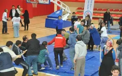 Bafra'da Geleneksel Özel Çocuklar Spor Şenliği
