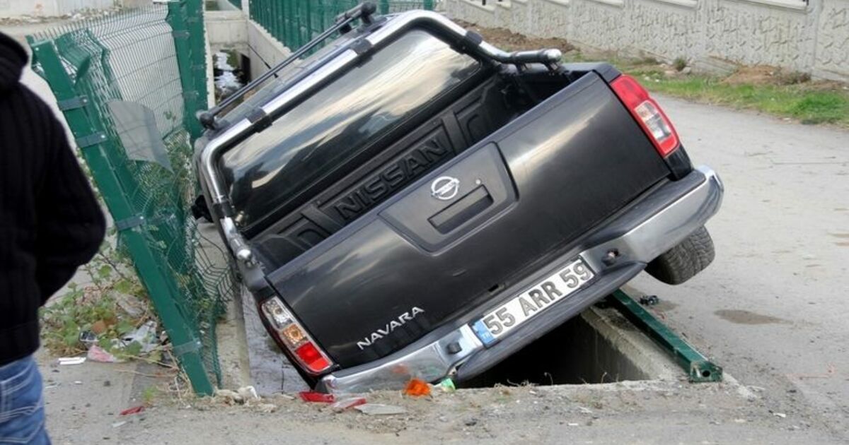 Kanal Üzerine Asılı Kaldı