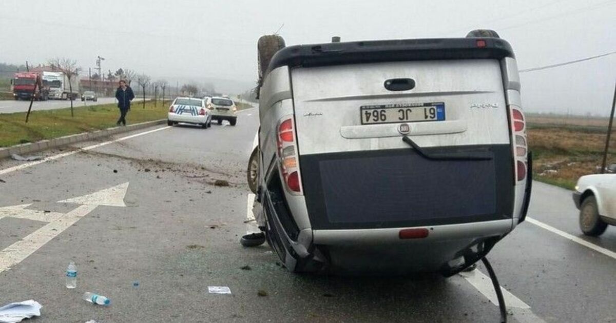 Hafif Ticari Araç Takla Attı: 5 Yaralı