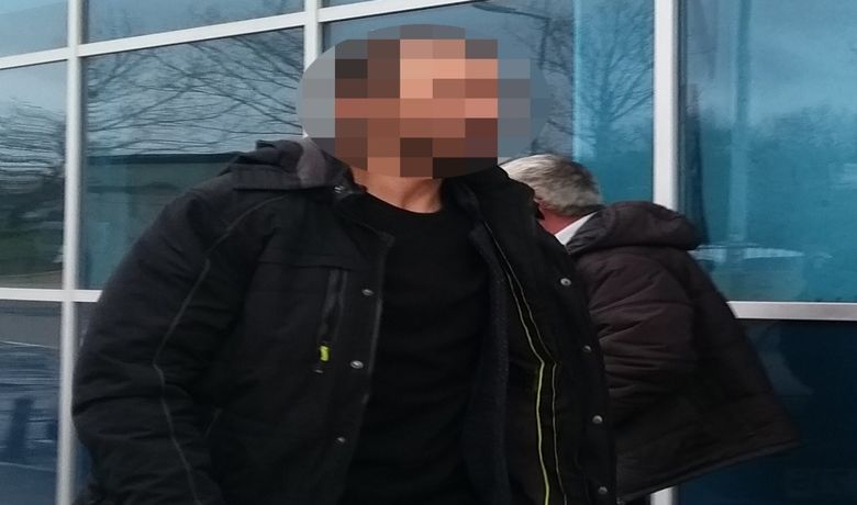Uyuşturucu Satıcılığından 5Yıl Hapis Cezasına Çarptırıldı - Samsun’un Bafra ilçesinde uyuşturucu satmak iddiasıyla 5 yıl hapis cezasına çarptırılan bir kişi tutuklandı.