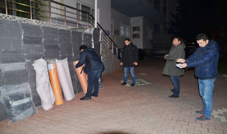 İnşaattan Malzeme Çalan Hırsızlar Yakalandı - Samsun’un Bafra ilçesinde bir inşaattan dış cephe yalıtım mantolama malzemesi çalan 3 şahıs polis tarafından yakalanarak gözaltına alındı.