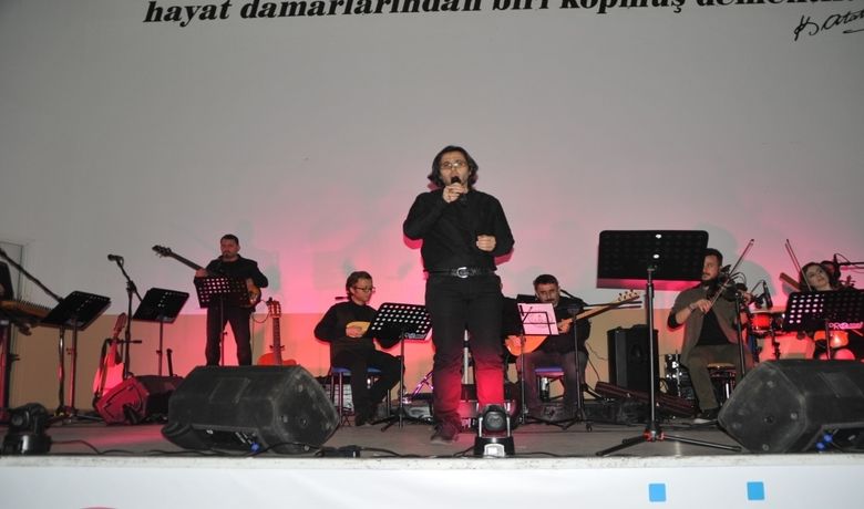 Öğretmenlerden Türkü Şöleni - Samsun’un Bafra ilçesinde görev yapan müzik öğretmenleri dönem sonu Türkü gecesi düzenledi.
