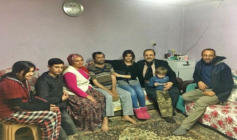 Başkan Şahin Yalnız Bırakmıyor - Bafra Belediye Başkanı Zihni Şahin, ALS hastalığı ile mücadele eden Şenol Keskin ve ailesini yalnız bırakmıyor.