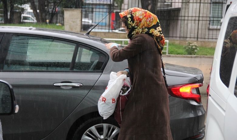 Fetö'den Adliyeye Sevk Edilen Kadına Adli Kontrol - Samsun'da, FETÖ/PDY soruşturmasında gözaltına alınan bir kadın çıkarıldığı mahkemece adli kontrol şartıyla serbest bırakıldı.