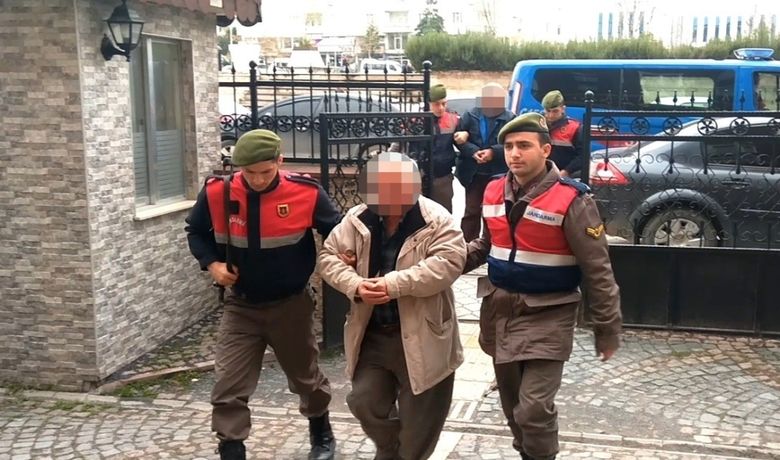 Bir Kadının Öldüğü Arazi Kavgasıylaİlgili 4 Kişi Adliyeye Sevk Edildi - Samsun’un Bafra ilçesinde 1 kişinin öldüğü iki komşu arasında çıkan arazi kavgasıyla ilgili 4 kişi adliyeye sevk edildi.