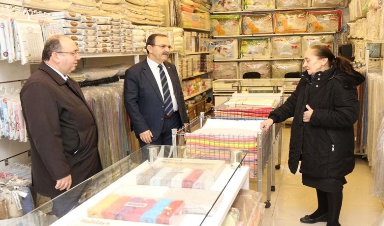 Başkan Şahin, EsnafVe Vatandaşların Derdini Dinledi - Bafra Belediye Başkanı Zihni Şahin, Tekel Caddesi’nde esnaf ve vatandaşlarla bir araya gelip, sıkıntılarını dinledi.