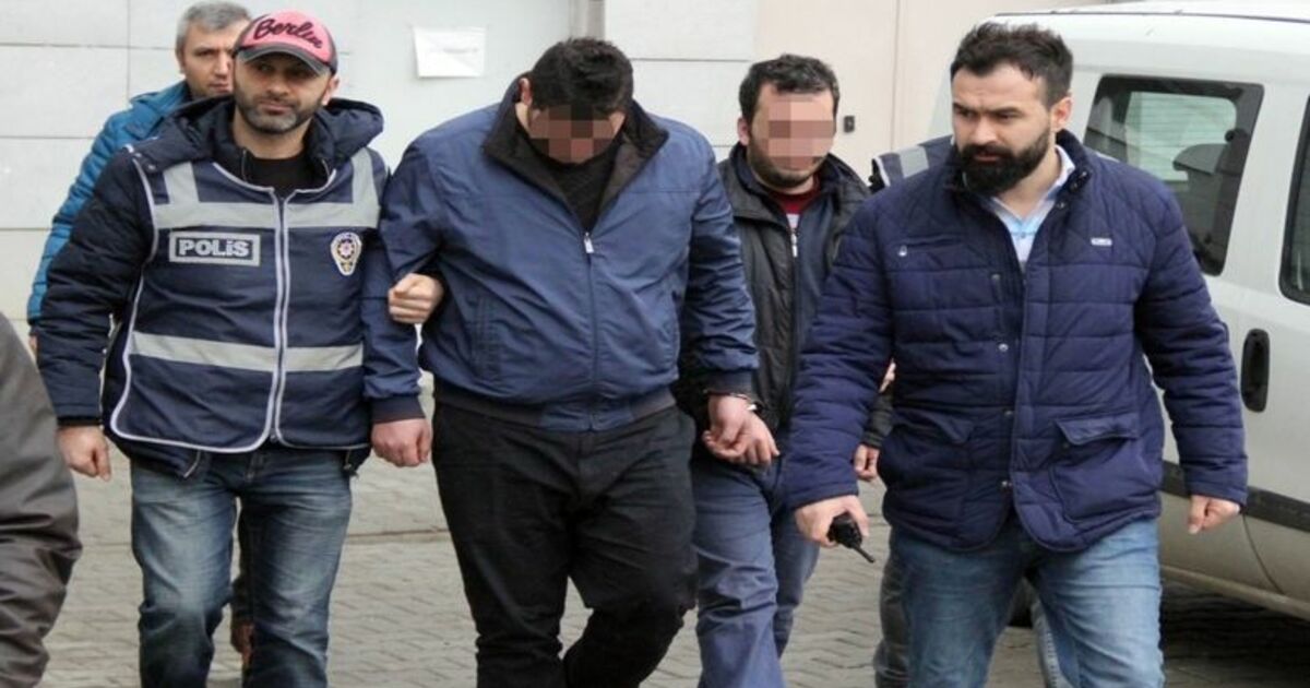 Kuyumcuları Sahte Altınla Dolandırdılar