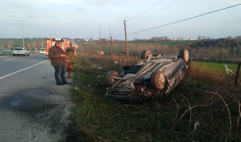 Otomobil Takla Attı: 3 Yaralı - Samsun’un Bafra ilçesinde takla atan otomobilde bulunan 3 kişi yaralandı.