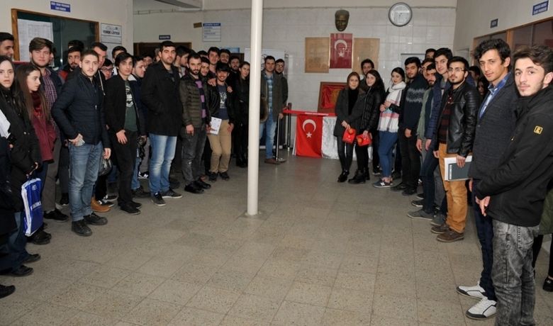 57. Alay Sancağı Veda Turunda - Ondokuz Mayıs Üniversitesine (OMÜ) bir yıl süreyle emanet edilen 57. Piyade Alayı Sancağı fakülte, yüksekokul ve meslek yüksekokullarında sergilenmeye Alacam ve Bafra Meslek Yüksekokullarında başladı.