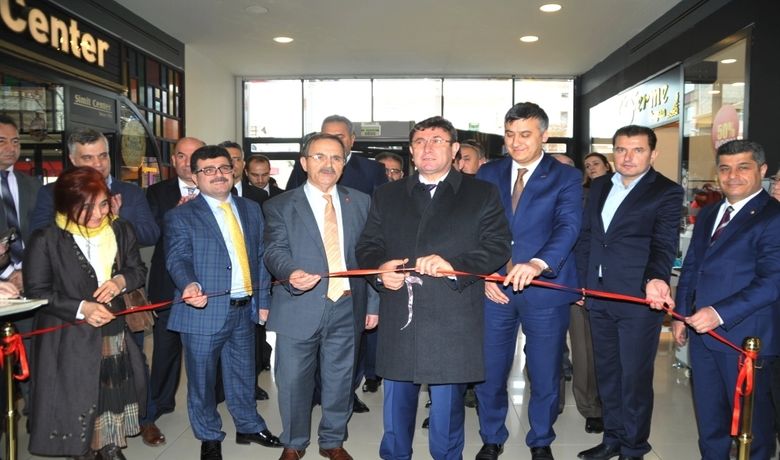 “sessiz Çığlıklar” Fotoğraf Sergisi Açıldı - Samsun Bafra Hasan Çakın Mesleki ve Teknik Anadolu Lisesi tarafından 8 Mart Dünya Kadınlar Günü nedeniyle düzenlenen “Sessiz Çığlıklar” fotoğraf sergisi açıldı.