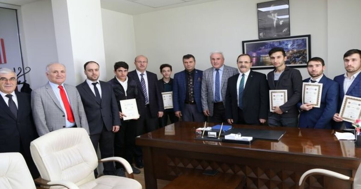 Başkan Şahin Hafızları Ödüllendirdi