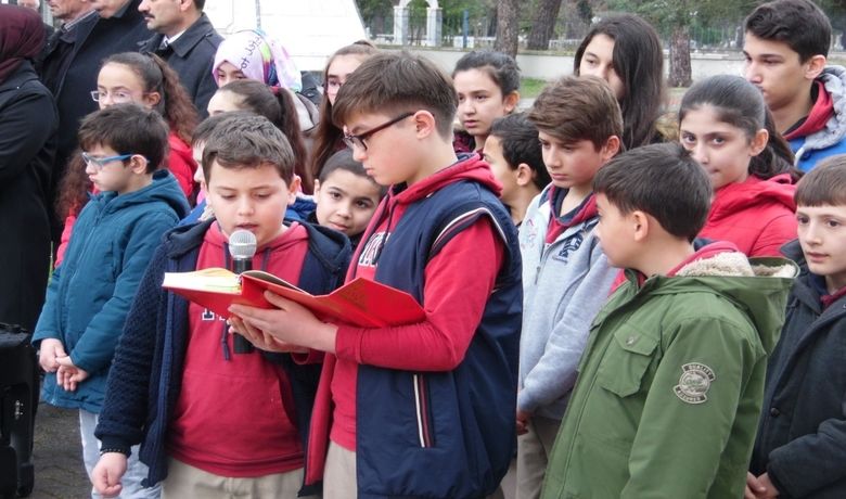Küçük Ellerden Büyük Dualar - Samsun’un Bafra ilçesinde öğrenciler şehitliği ziyaret ederek dua okudu.