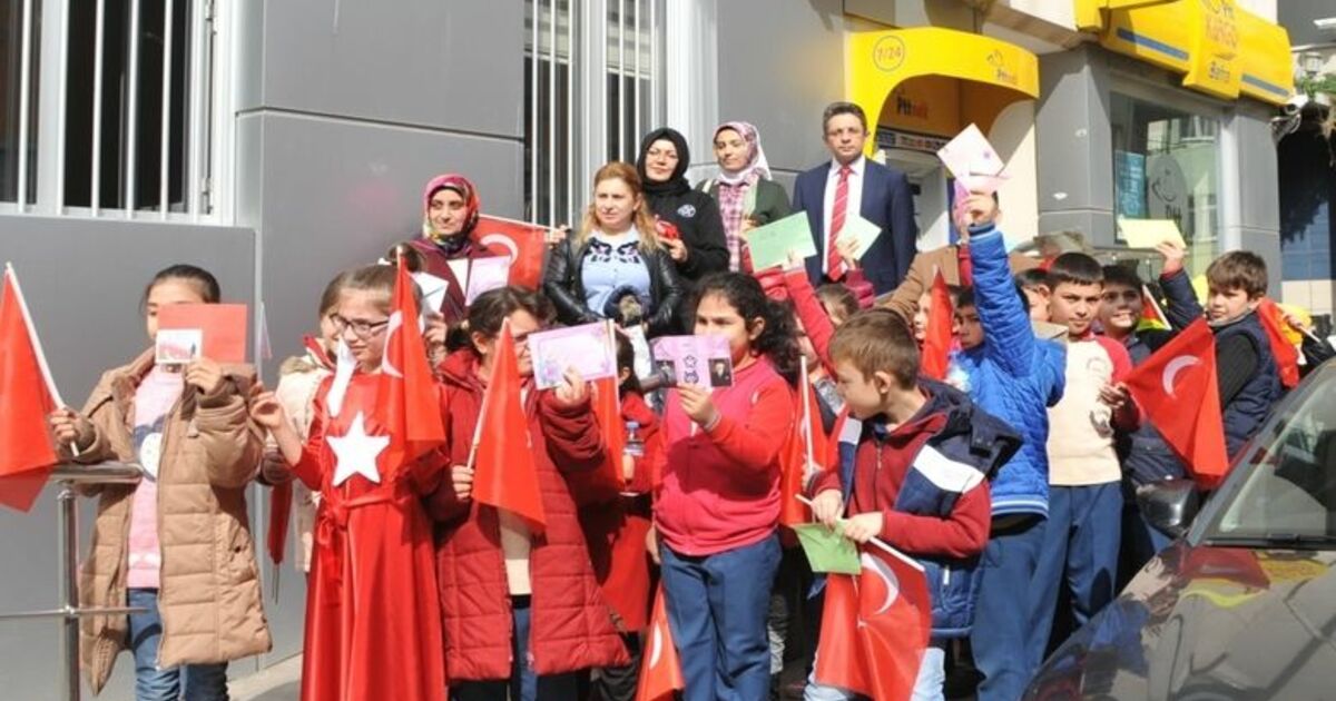 Minik Yüreklerden Mehmetçiğe Mektup
