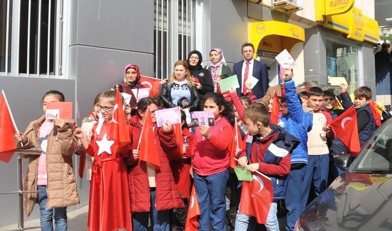 Minik Yüreklerden Mehmetçiğe Mektup - Bafra Mustafa Kemal İlkokulu öğrencileri, Türk Silahlı Kuvvetlerince (TSK) Suriye'nin Afrin bölgesindeki teröristleri etkisiz hale getirmek üzere sürdürülen Zeytin Dalı Harekatı'na katılan Mehmetçiklere mektup gönderdi.