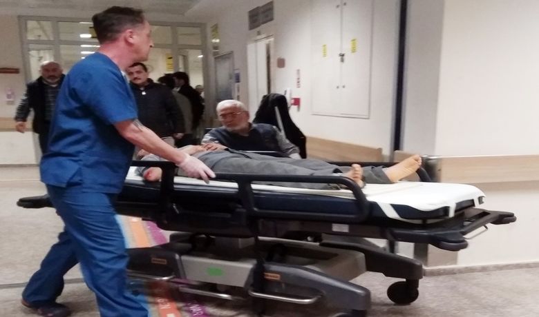 Servisten İnen Öğrenciye Kamyonet Çarptı - Samsun'un Bafra ilçesinde servis minibüsünden inen öğrenci, kamyonetin çarpması sonucu yaralandı.