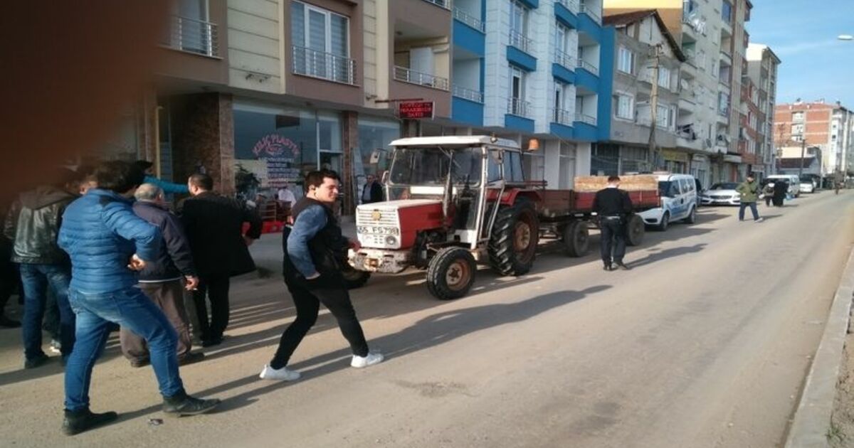 Traktör İle Motosiklet Çarpıştı:1 Yaralı