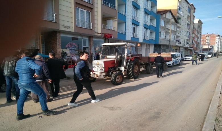 Traktör İle Motosiklet Çarpıştı:1 Yaralı - Samsun’un Bafra ilçesinde meydana gelen kazada 1 kişi yaralandı.