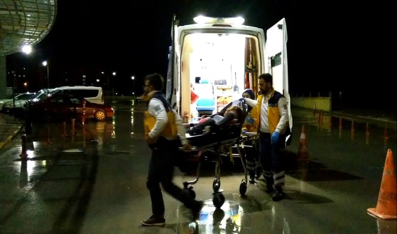 Kaçırılmak İstenen Genç Kızı Polis Kurtardı - Samsun’un Bafra ilçesinde zorla arabaya bindirilerek kaçırılmak istenen genç kızı, polis ekipleri kurtardı.