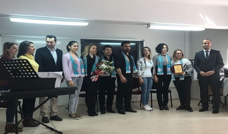 Öğrenciler Opera İle TanıştıOpera Sanatçıları Öğrencilerin Ayağına Geldi - Samsun’un Bafra ilçesinde bir lisede opera sanatçıları tarafından konser verildi.