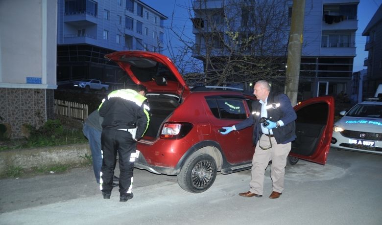 İstanbul’dan Çalınan Otomobil Bafra’da Bulundu - İstanbul’dan düz kontak yapılarak çalınan otomobil Samsun’un Bafra ilçesinde bulundu.